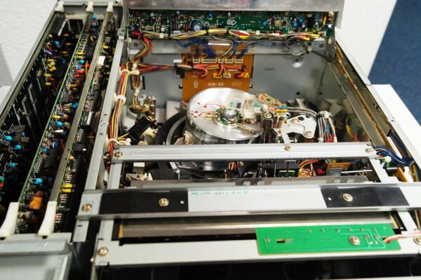 SONY U-matic BVU-950P - Image 3