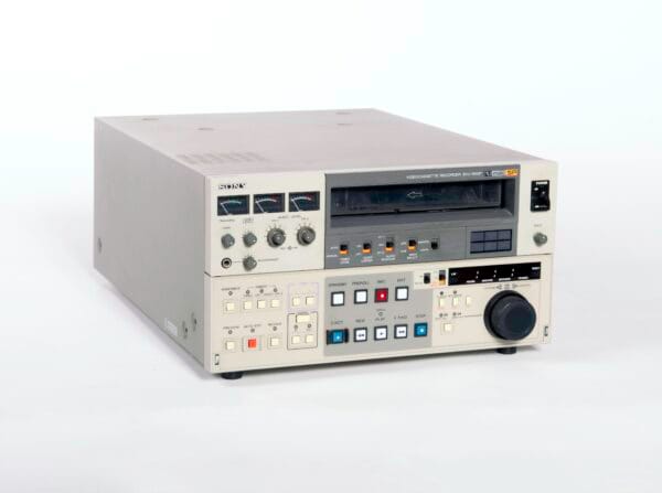 SONY BVU-900P U-matic player for High Band and SP tape