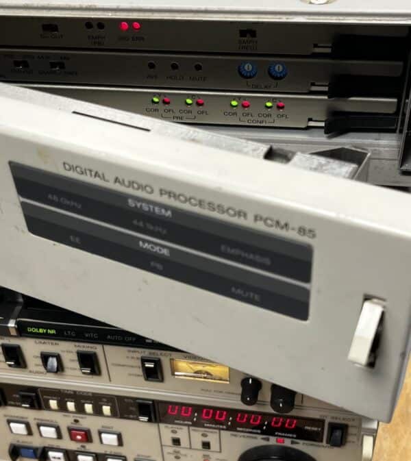 BVW-85P with PCM digital audio processor - Image 3